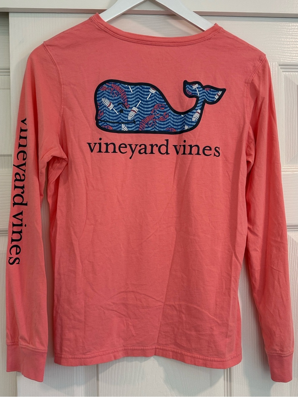 Vineyard Vines Costal Coral Pink Long Sleeve Whale Pocket Tee with Lobsters 🦞